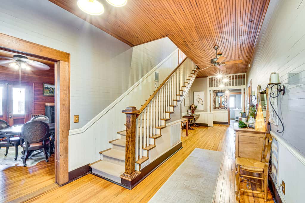 Historic Farmhouse: Memorable Moments Near Clemson