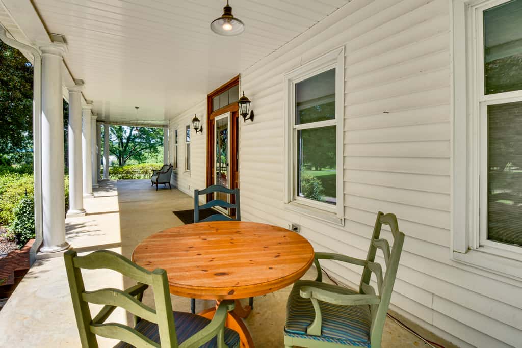 Historic Farmhouse: Memorable Moments Near Clemson