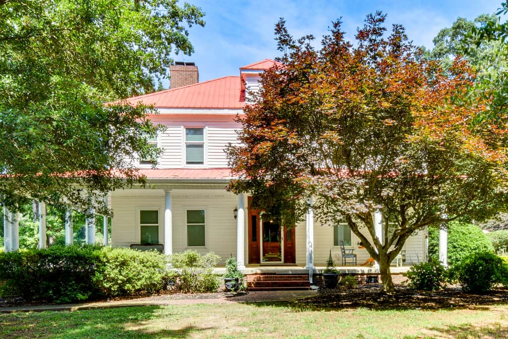 Historic Farmhouse: Memorable Moments Near Clemson