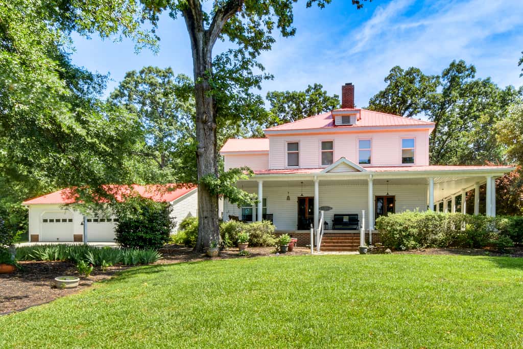 Historic Farmhouse: Memorable Moments Near Clemson