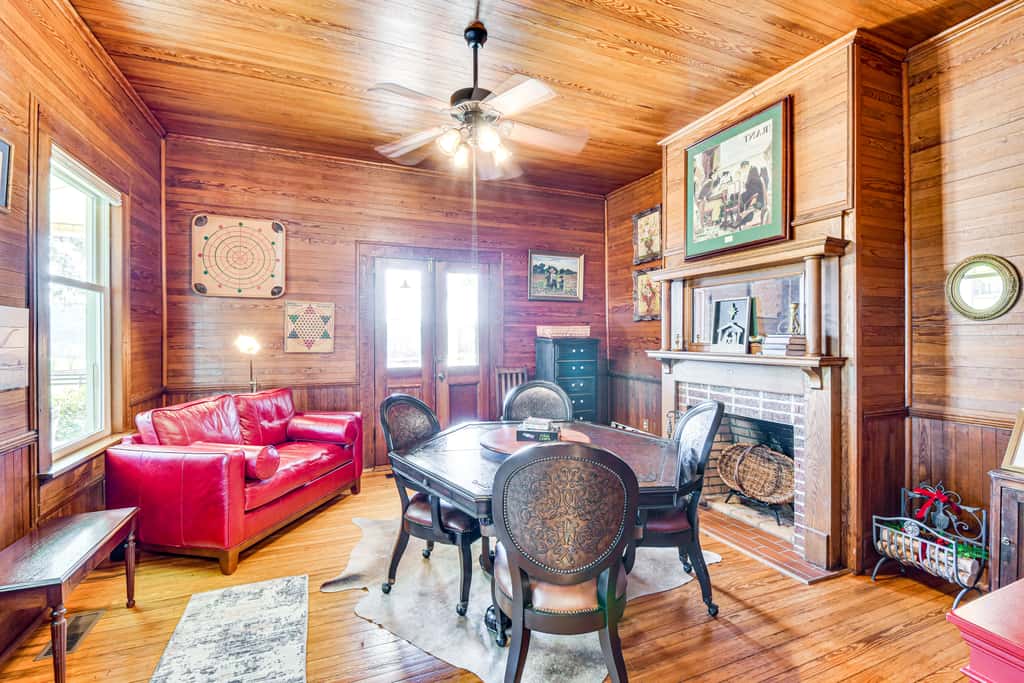 Historic Farmhouse: Memorable Moments Near Clemson