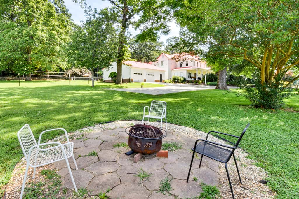 Historic Farmhouse: Memorable Moments Near Clemson