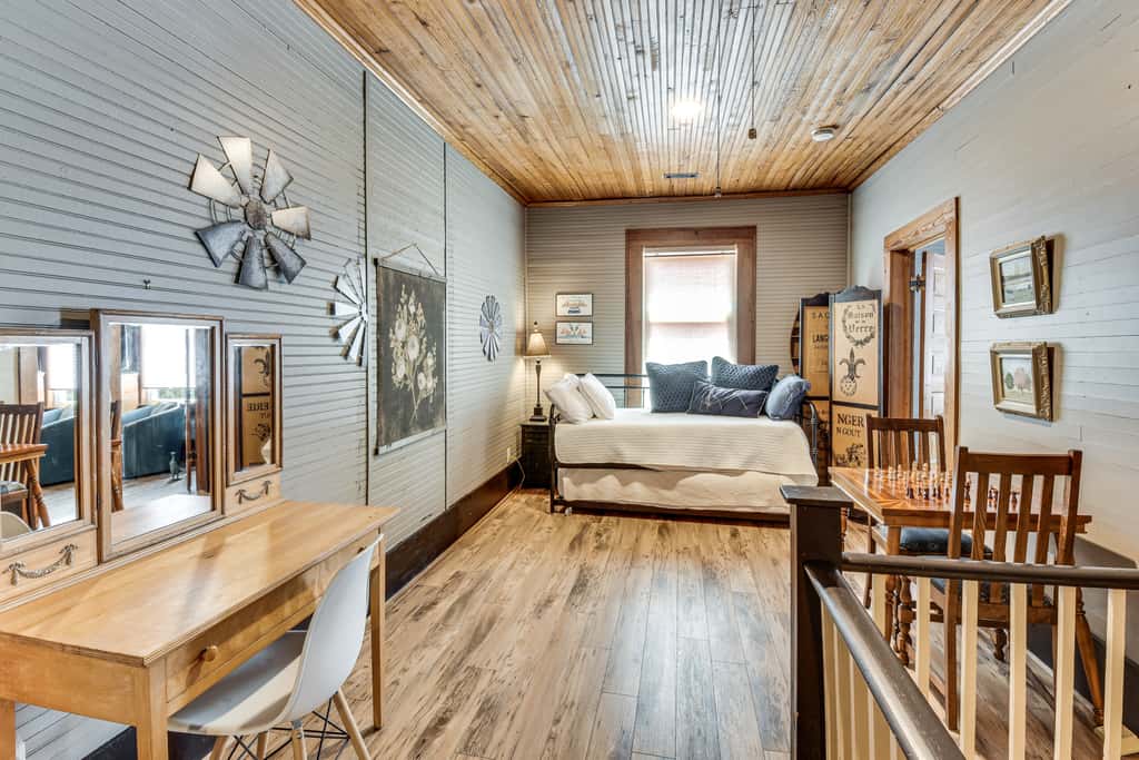 Historic Farmhouse: Memorable Moments Near Clemson