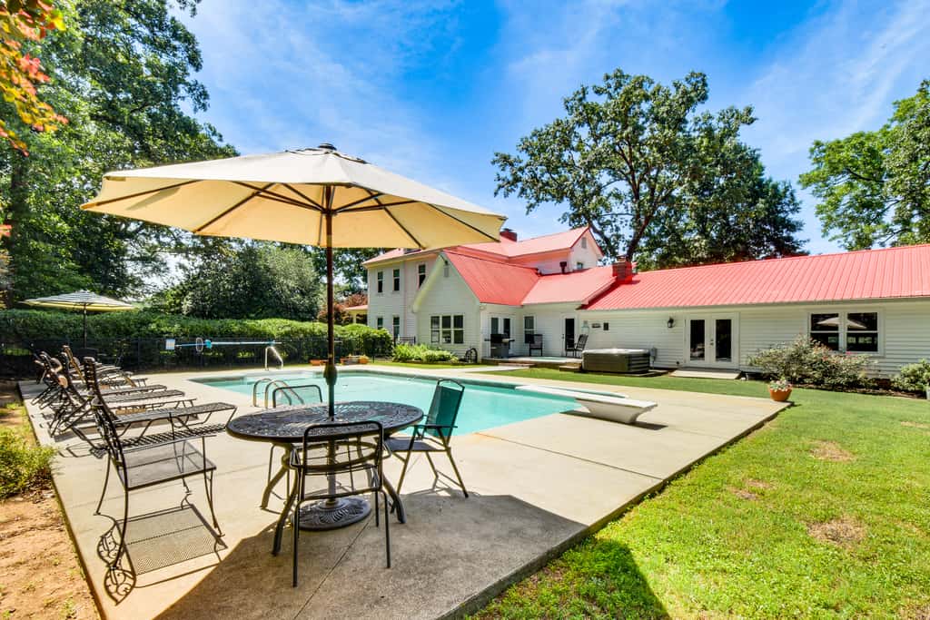 Historic Farmhouse: Memorable Moments Near Clemson