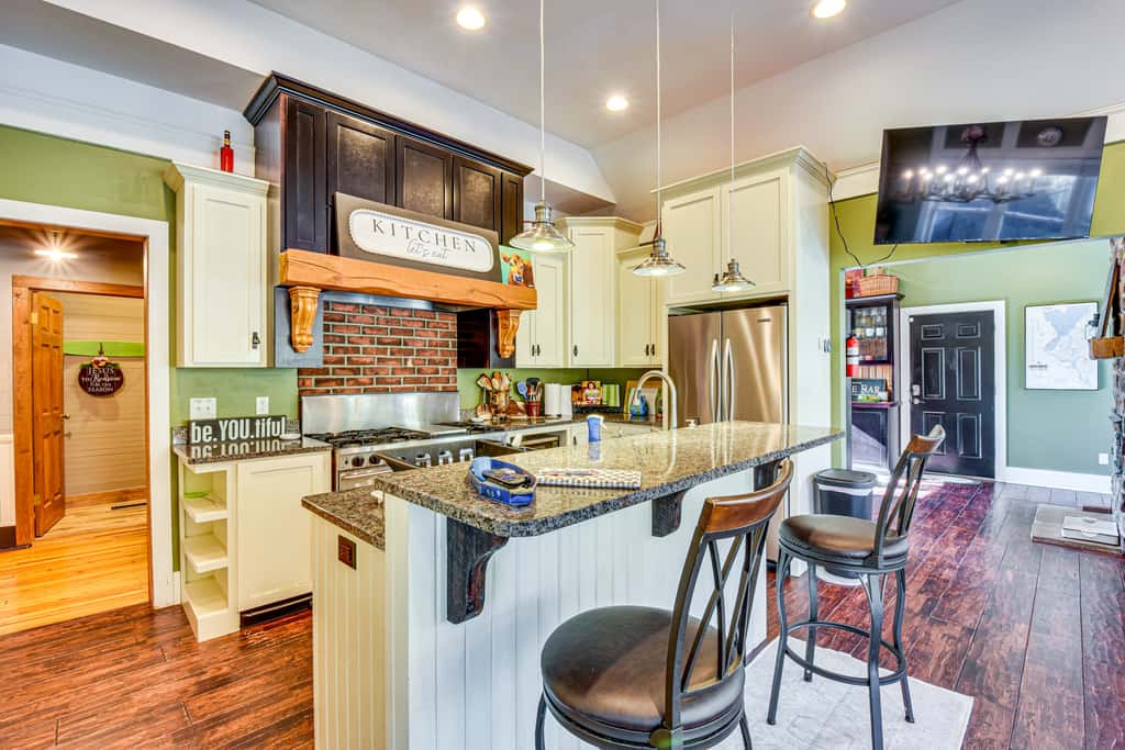 Historic Farmhouse: Memorable Moments Near Clemson