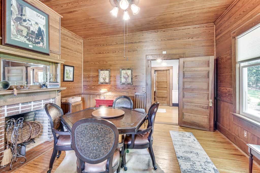 Historic Farmhouse: Memorable Moments Near Clemson