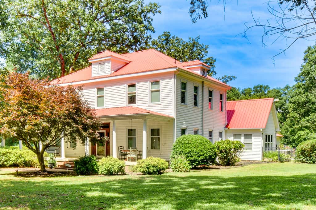 Historic Farmhouse: Memorable Moments Near Clemson