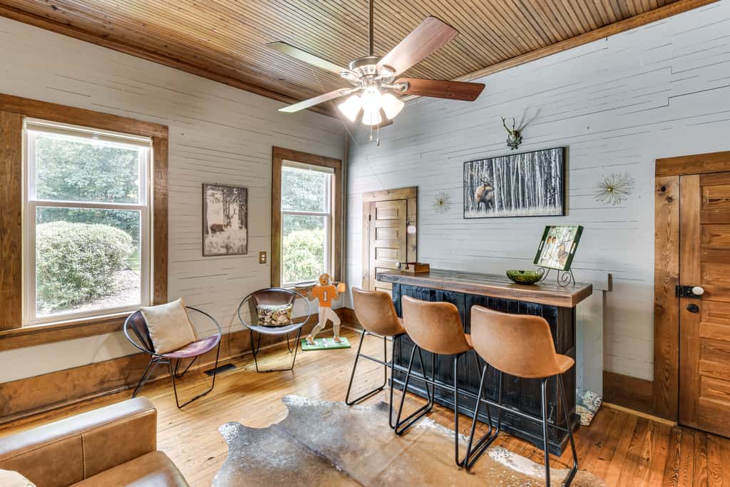 Historic Farmhouse: Memorable Moments Near Clemson
