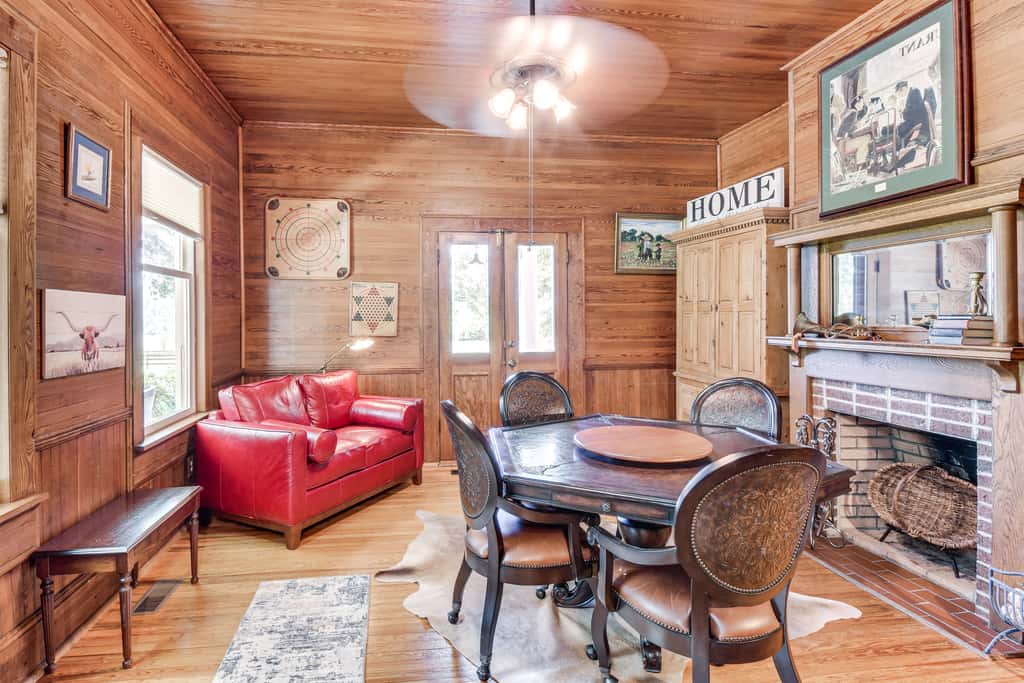 Historic Farmhouse: Memorable Moments Near Clemson