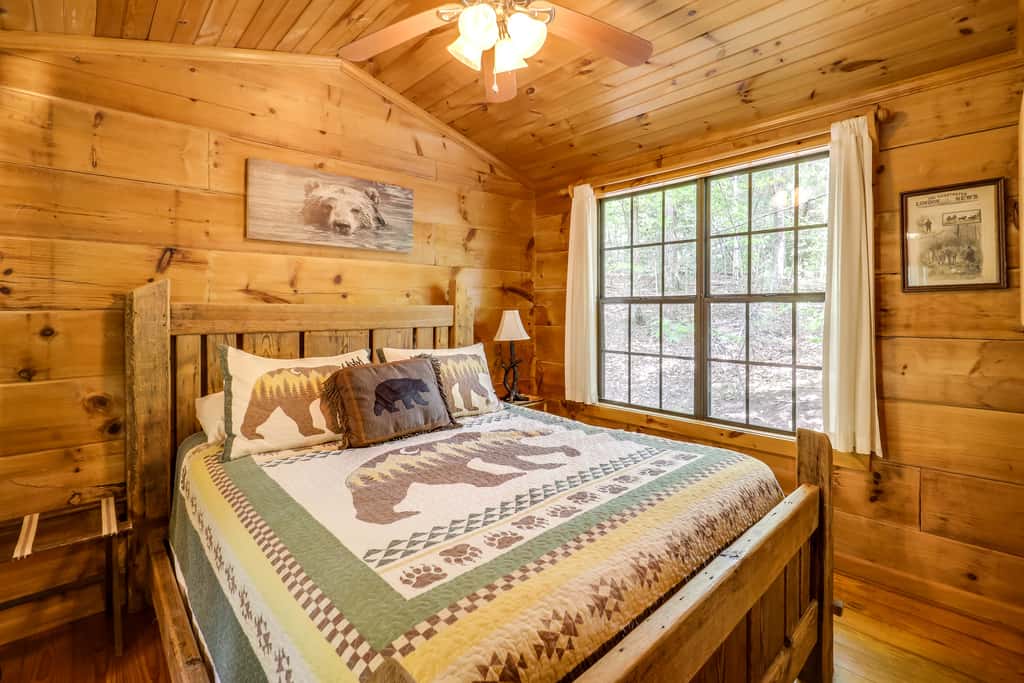 Marion Cabin on 92 Acres w/ Hot Tub & Trails