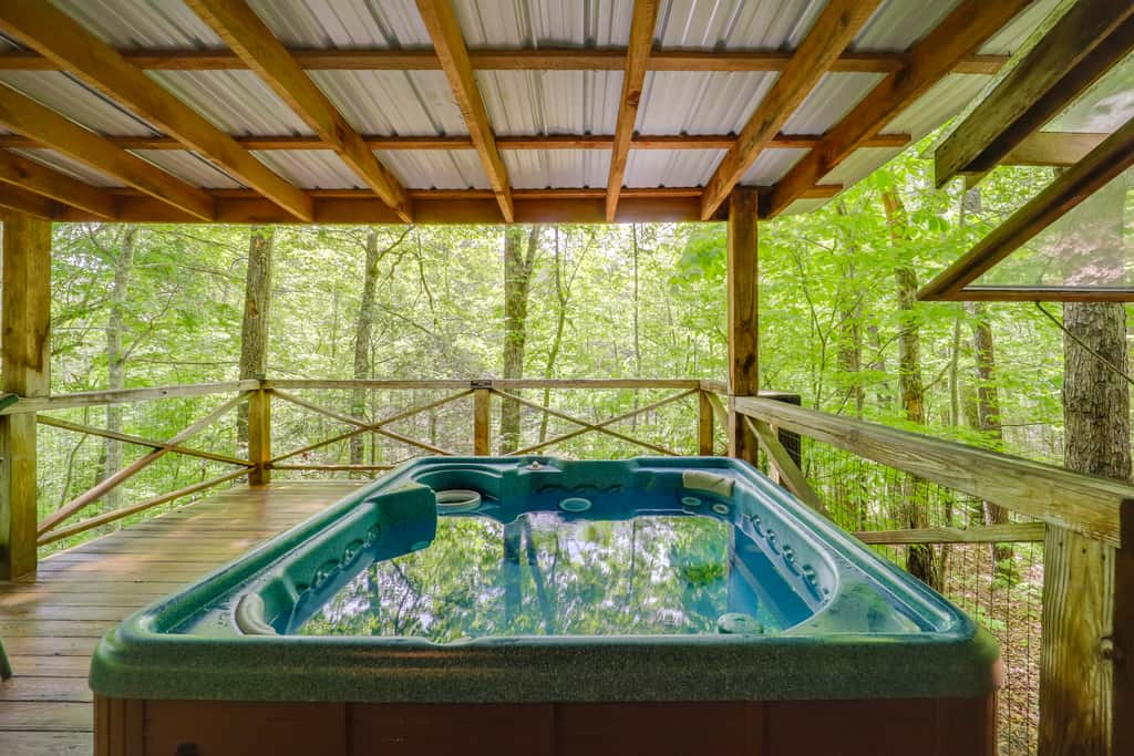 Marion Cabin on 92 Acres w/ Hot Tub & Trails