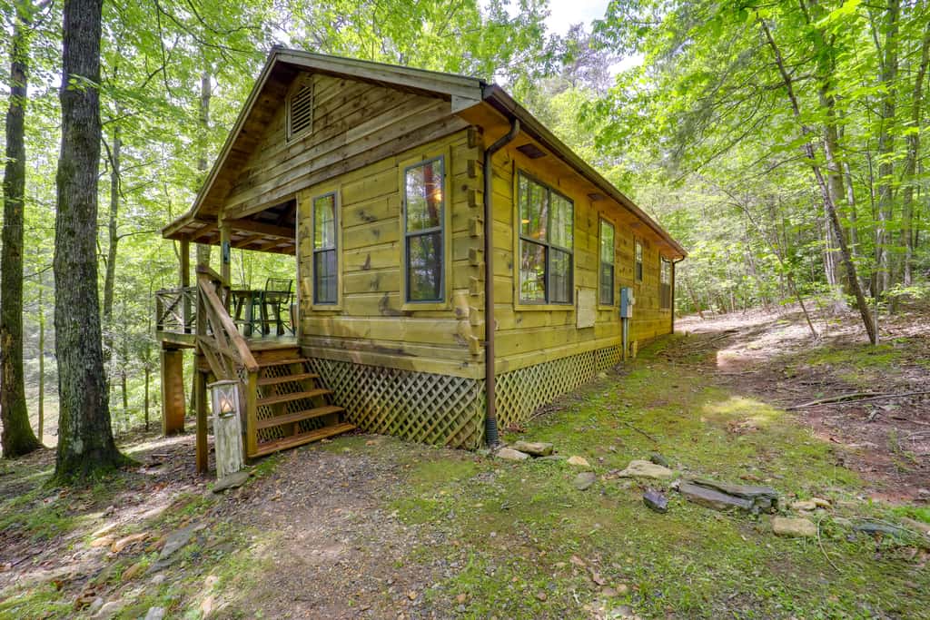 Marion Cabin on 92 Acres w/ Hot Tub & Trails