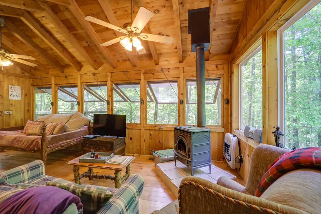 Marion Cabin on 92 Acres w/ Hot Tub & Trails