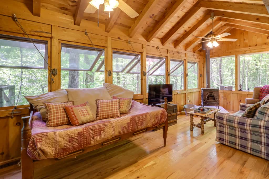 Marion Cabin on 92 Acres w/ Hot Tub & Trails