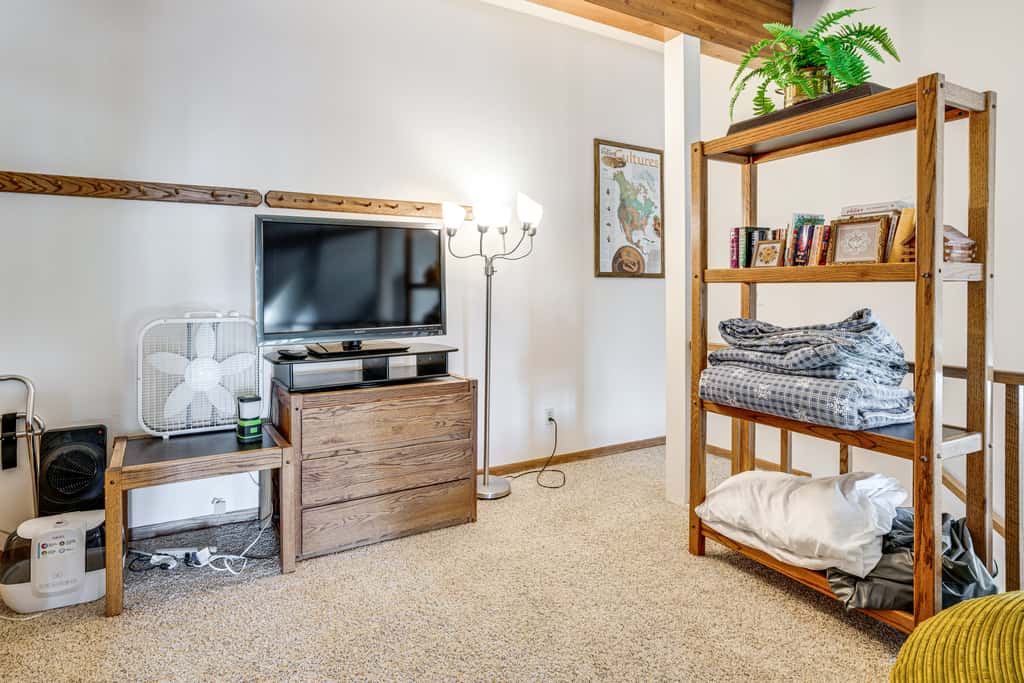 Cozy Condo w/ Balcony & Mtn View in Silverthorne!
