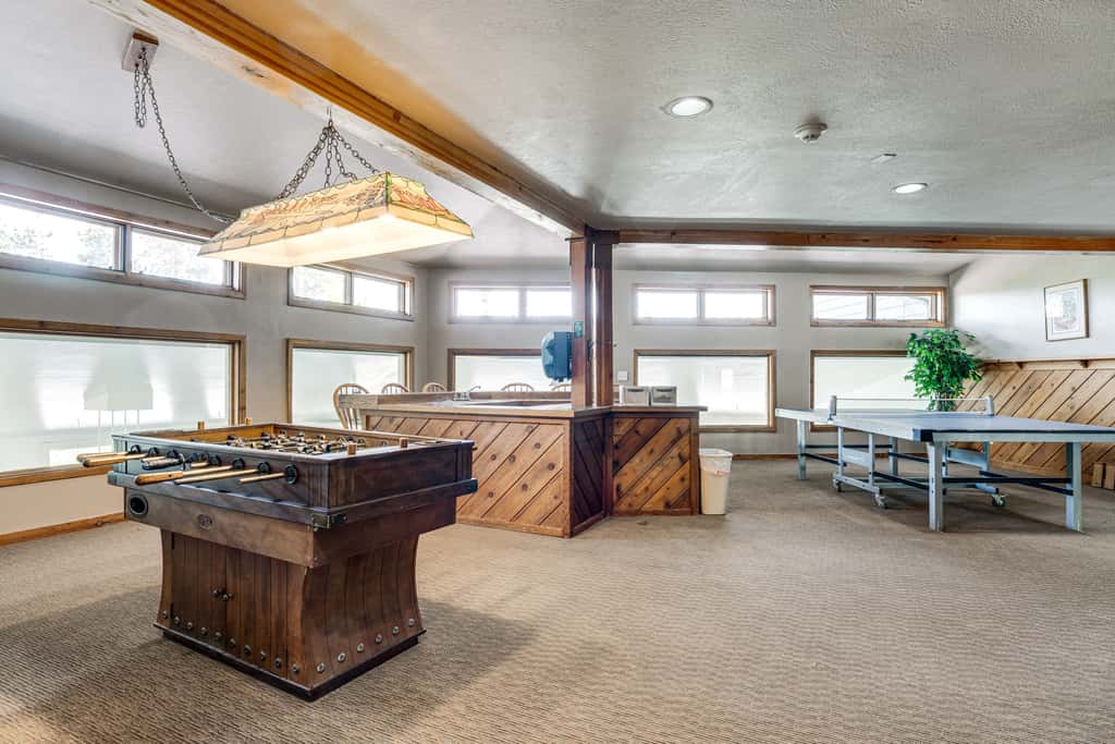 Cozy Condo w/ Balcony & Mtn View in Silverthorne!