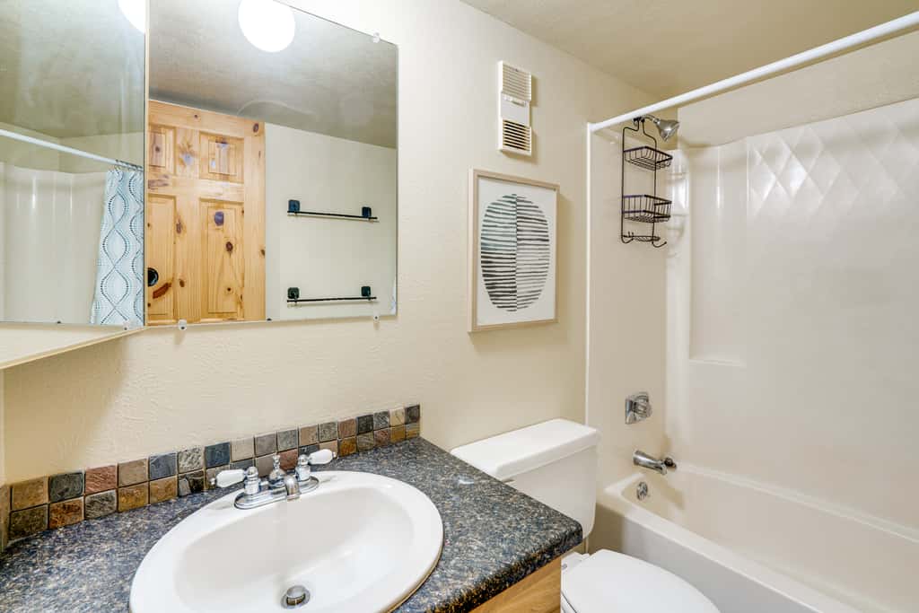 Pool, Hot Tub & Ski Shuttle! Extended Mtn Escape