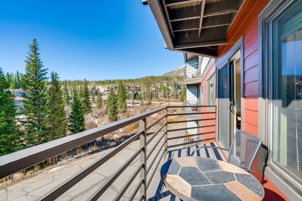 Pool, Hot Tub & Ski Shuttle! Extended Mtn Escape