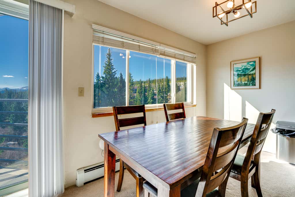 Pool, Hot Tub & Ski Shuttle! Extended Mtn Escape
