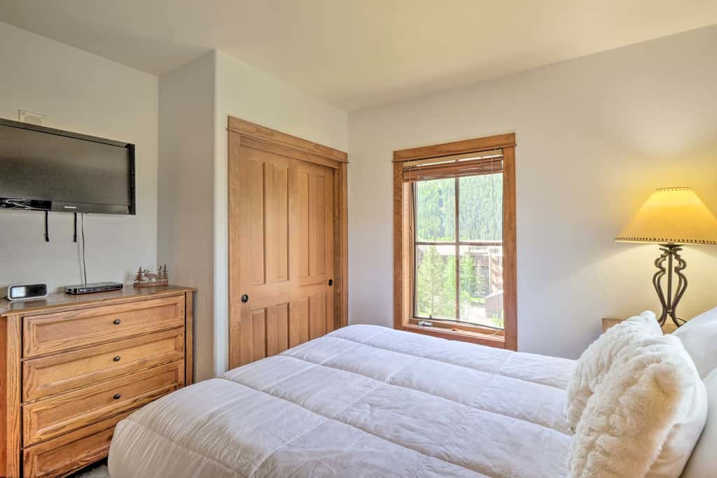 < 1 Mi to Slopes: Mtn-View Keystone Condo
