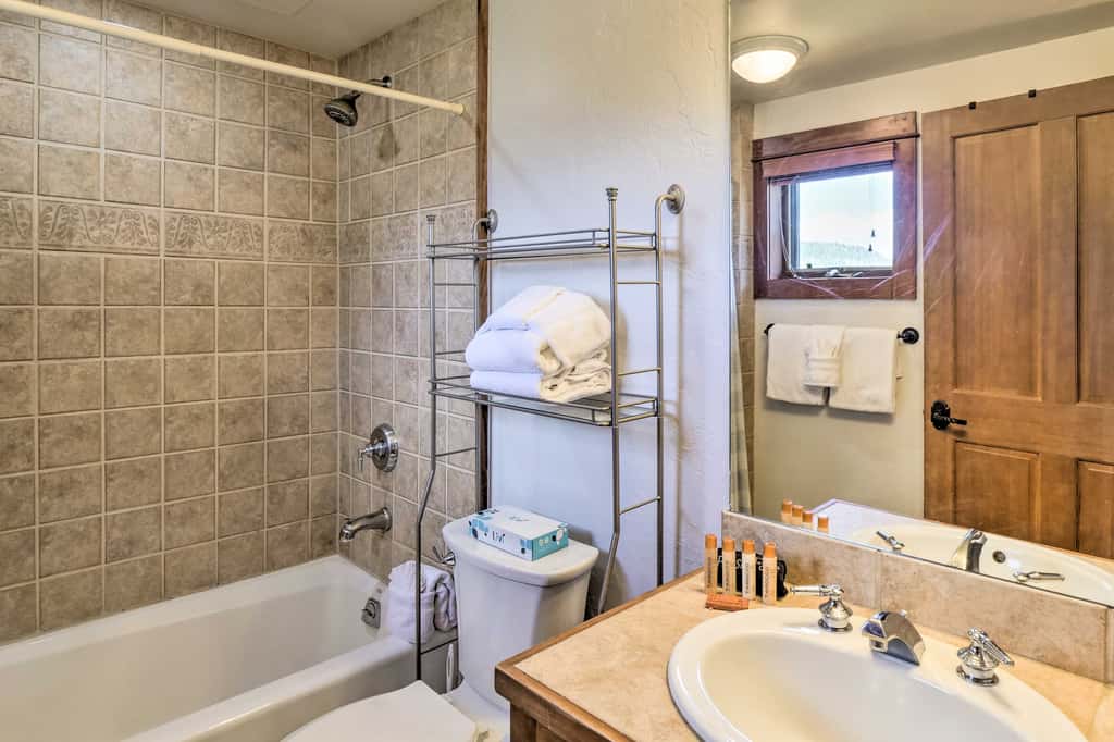 < 1 Mi to Slopes: Mtn-View Keystone Condo