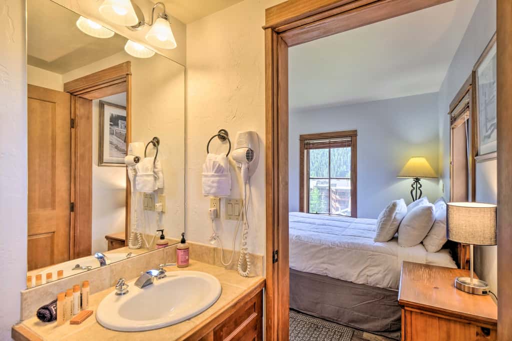 < 1 Mi to Slopes: Mtn-View Keystone Condo