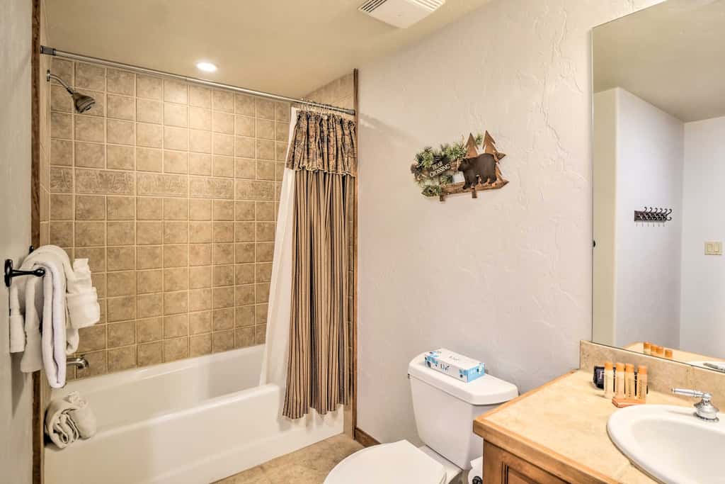 < 1 Mi to Slopes: Mtn-View Keystone Condo