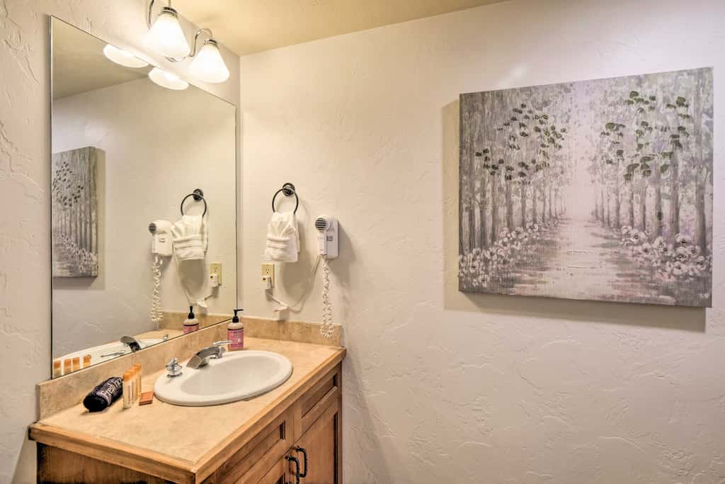 < 1 Mi to Slopes: Mtn-View Keystone Condo