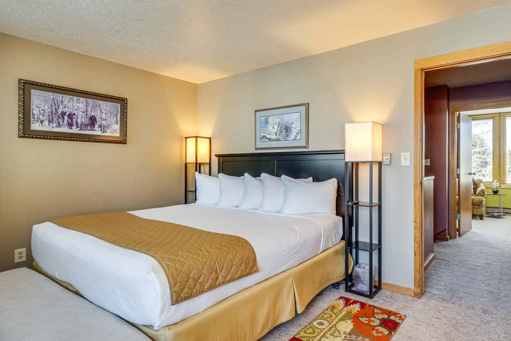 Continental Divide Views: Lakefront Keystone Condo
