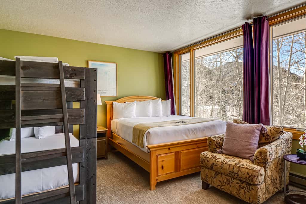 Continental Divide Views: Lakefront Keystone Condo