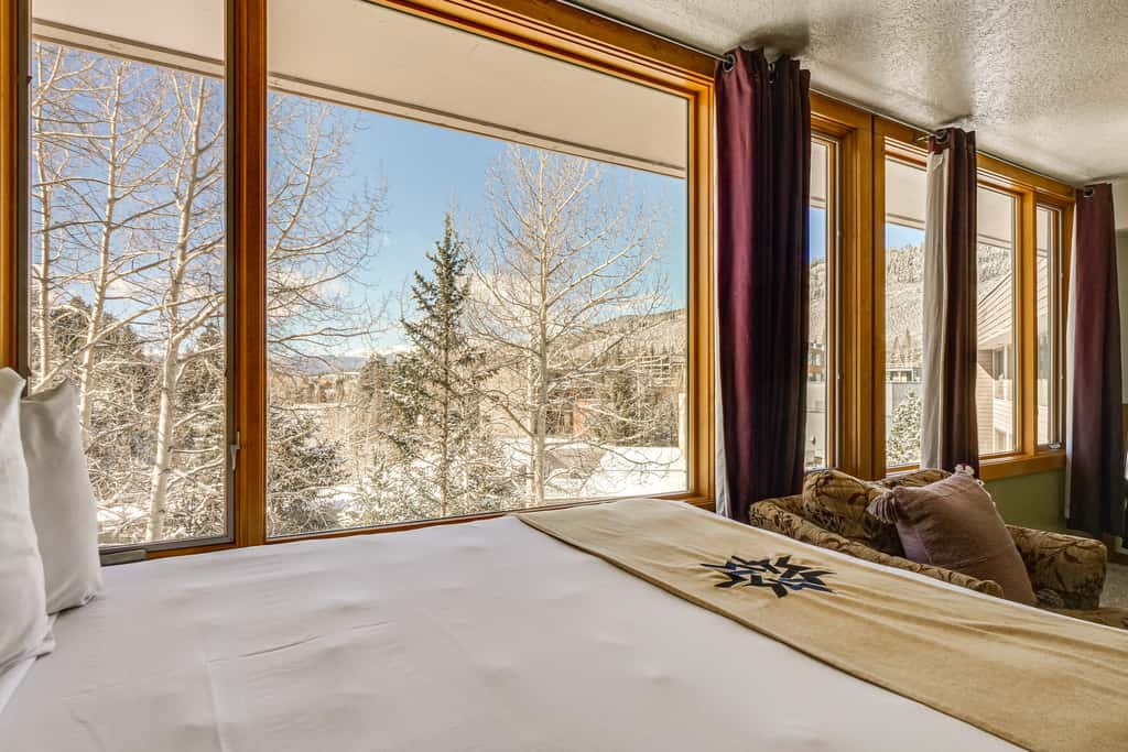 Continental Divide Views: Lakefront Keystone Condo