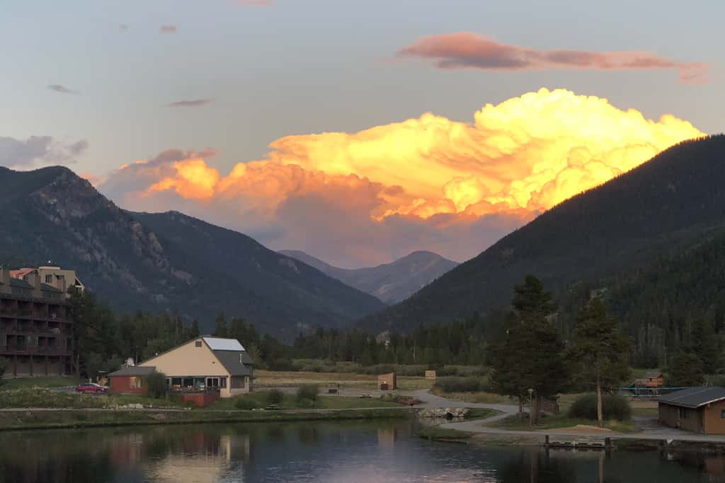 Continental Divide Views: Lakefront Keystone Condo