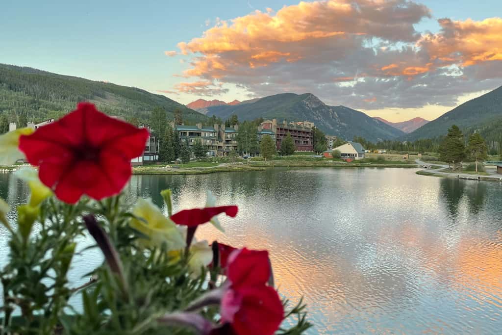 Continental Divide Views: Lakefront Keystone Condo