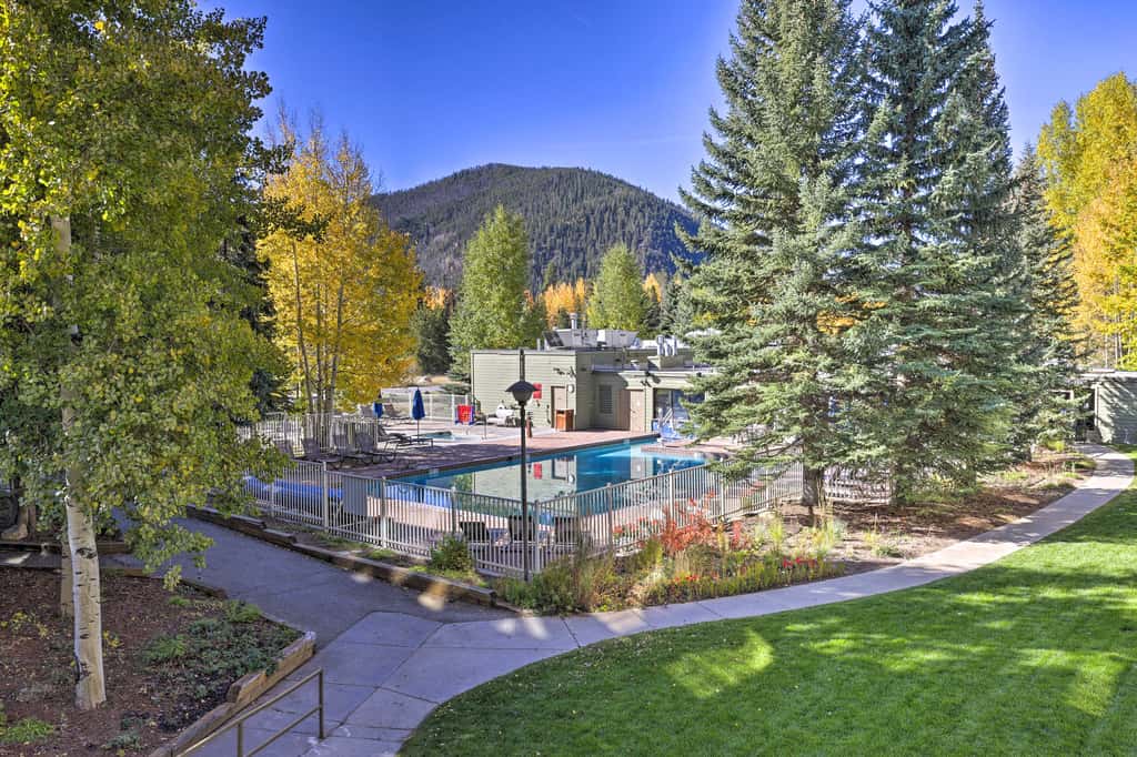 Continental Divide Views: Lakefront Keystone Condo