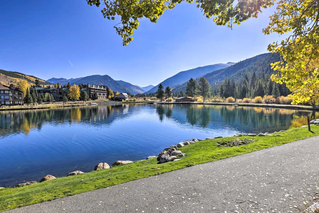 Continental Divide Views: Lakefront Keystone Condo