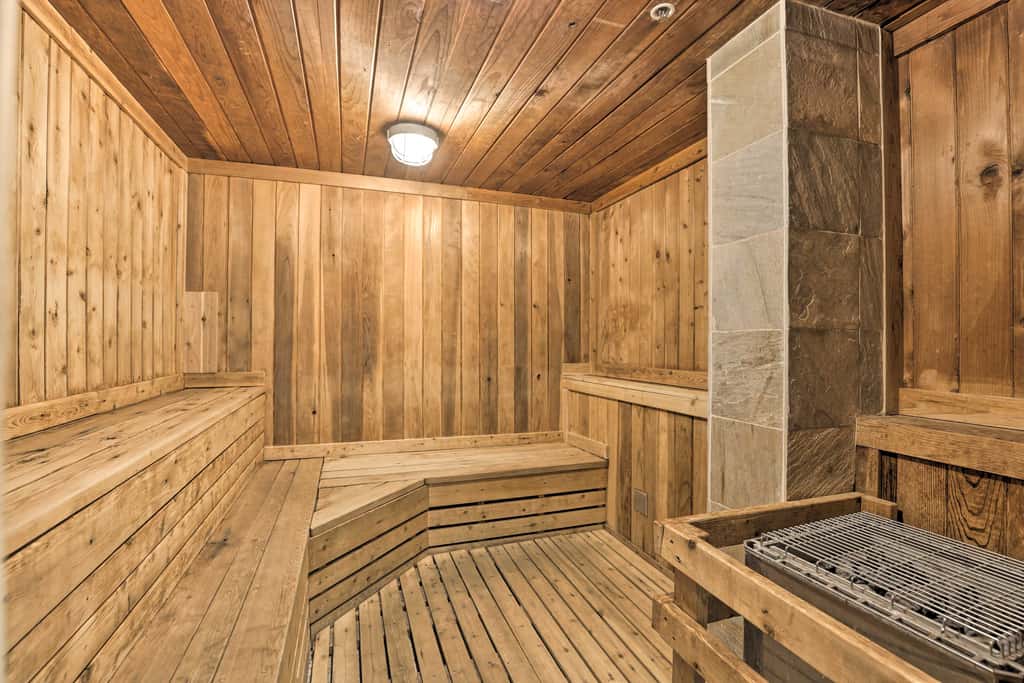Continental Divide Views: Lakefront Keystone Condo