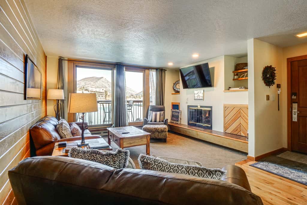 Continental Divide Views: Lakefront Keystone Condo