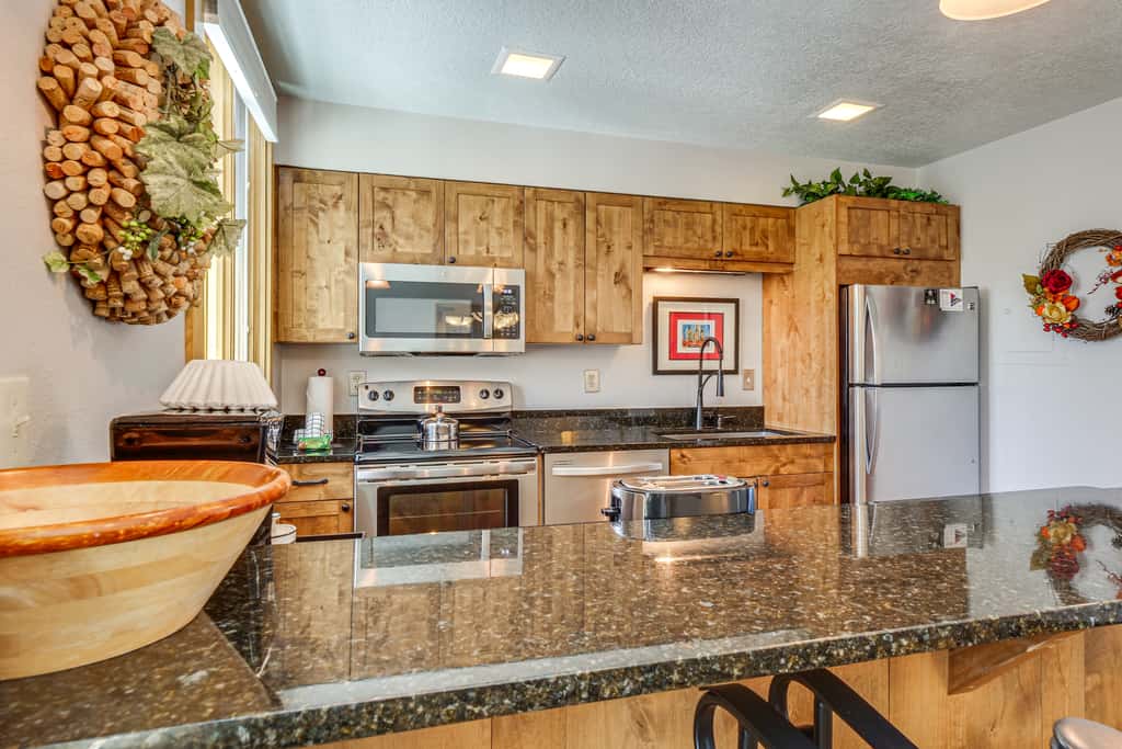 Continental Divide Views: Lakefront Keystone Condo