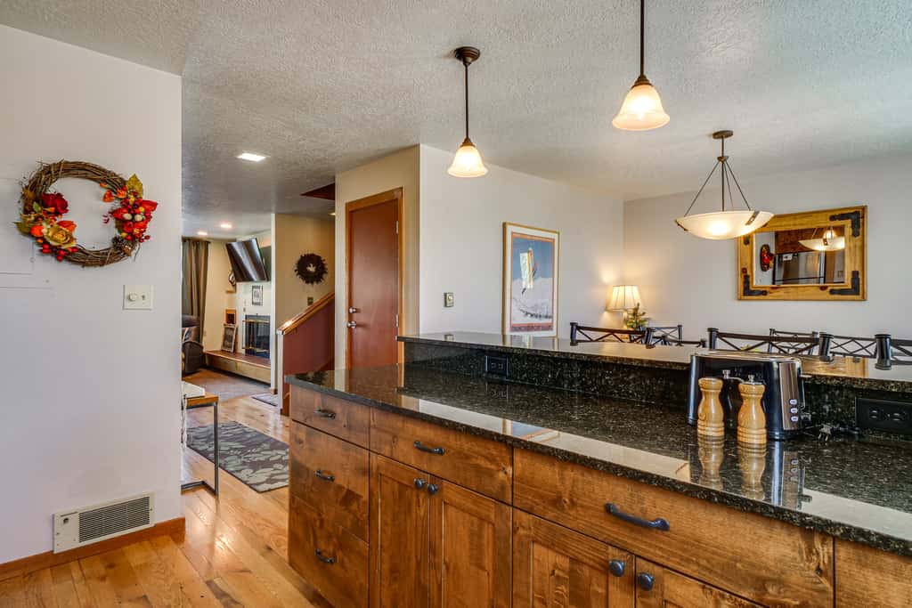 Continental Divide Views: Lakefront Keystone Condo
