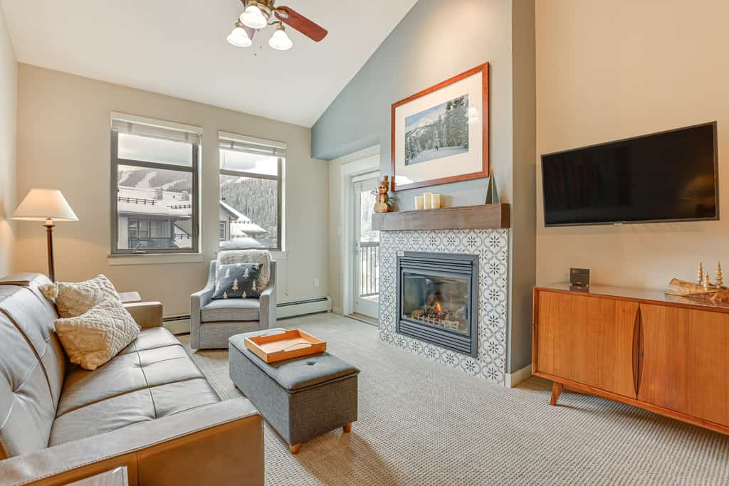 Mtn Views & Pool Access: Sunny Winter Park Retreat