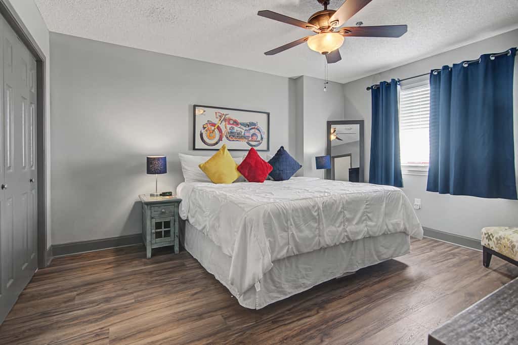 Shop & Dine: Fort Worth Condo w/ Racetrack Views!