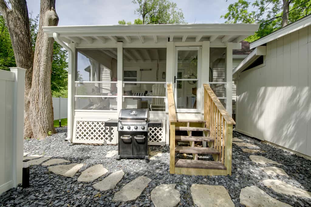 Bloomington Bungalow - Steps to Campus!