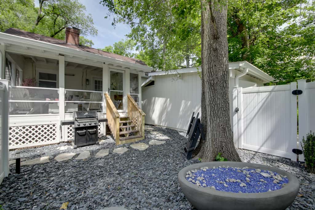 Bloomington Bungalow - Steps to Campus!