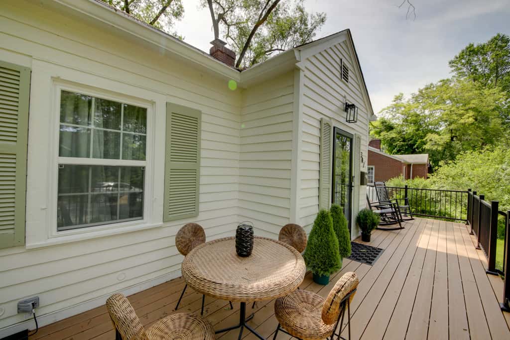 Bloomington Bungalow - Steps to Campus!