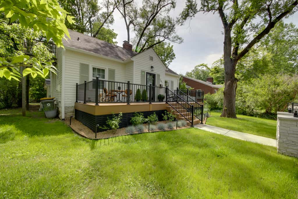 Bloomington Bungalow - Steps to Campus!
