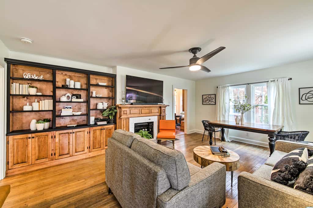 Bloomington Bungalow - Steps to Campus!