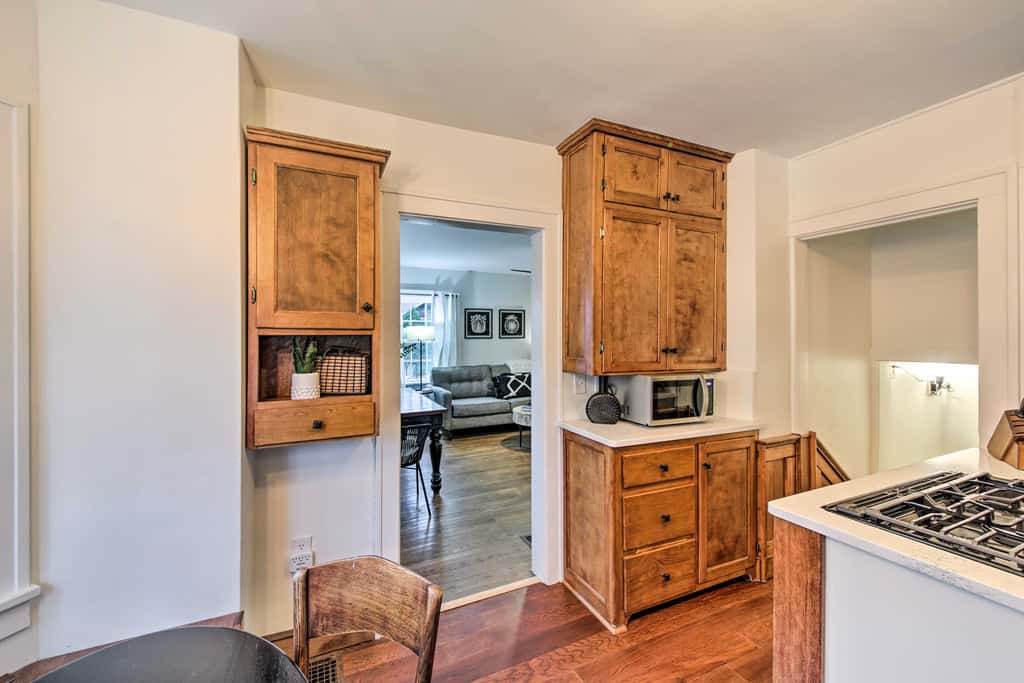 Bloomington Bungalow - Steps to Campus!