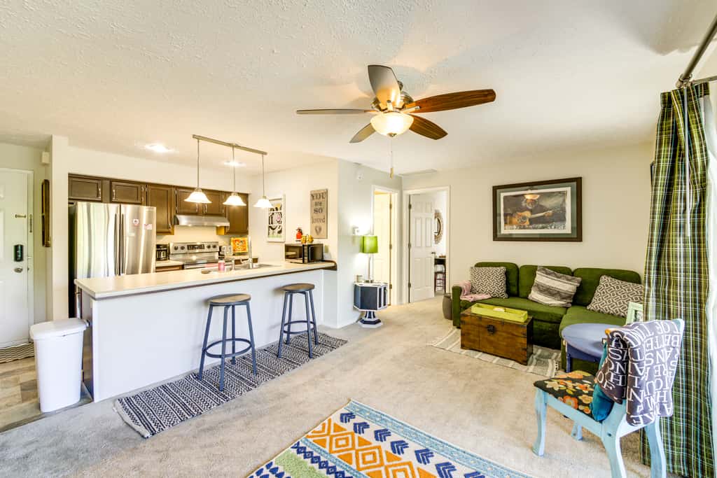 3 Mi to IU: Dog-Friendly Condo w/ Pool Access!