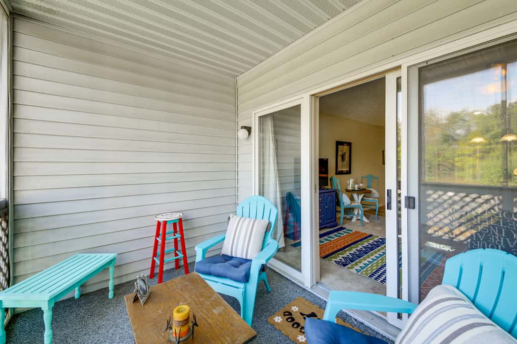3 Mi to IU: Dog-Friendly Condo w/ Pool Access!