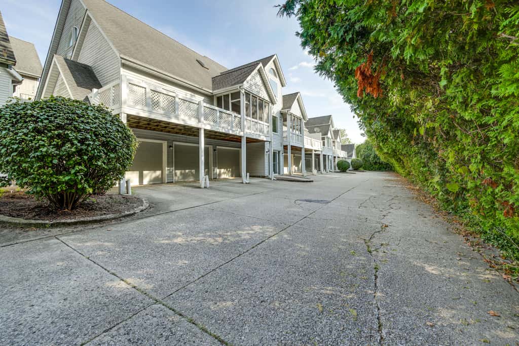 3 Mi to IU: Dog-Friendly Condo w/ Pool Access!